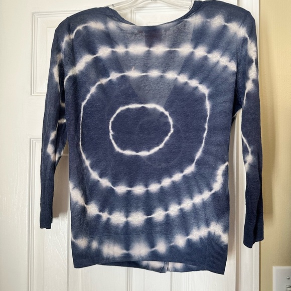 Tory Burch linen Blue tie-dye cardigan with 3/4 sleeves. Size small - Picture 6 of 7
